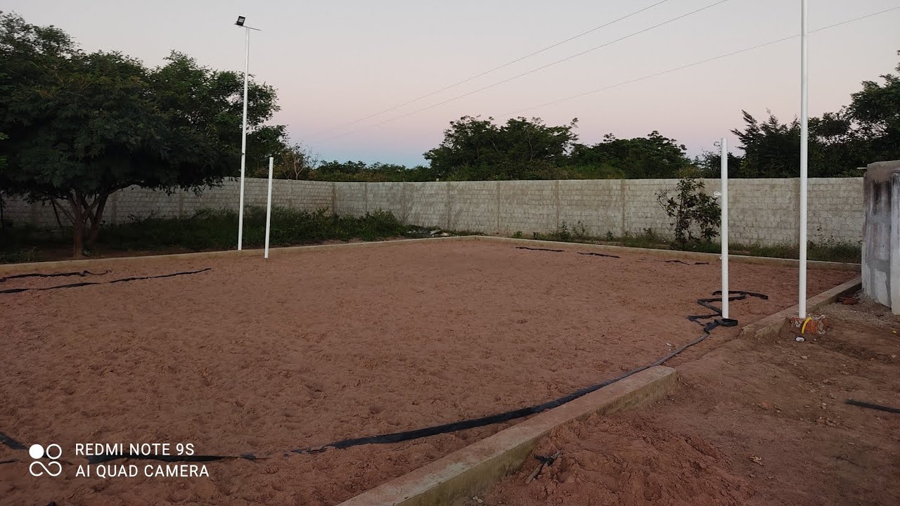 Quadra de Beach tennis. Finalizando a quadra de Beach, vôlei e futevôlei.