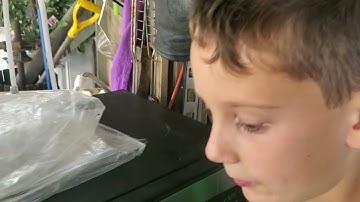 Henry shows how to use the power level and kitchen timer on a Hamilton Beach microwave