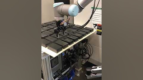 UR10 Loading CNC Mill