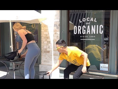 chair-pulling-prank-in-venice-beach-3!!!