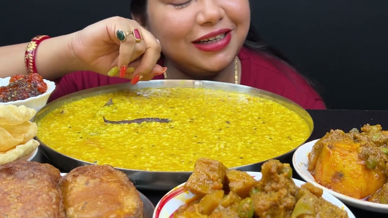 Bigbites, Eating Khichri, Alurdom, Beguni, Fulkopir Rosha, Chatni, Papad।।