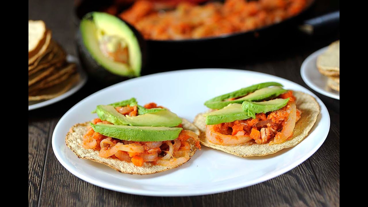 cocina saludable cursos bogota Tostadas de tinga de atún - Antojitos mexicanos
