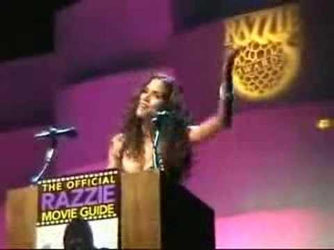 Halle Berry accepts Razzie Award for Worst Actress ! [Krowns.com][Boardgame Cafe]