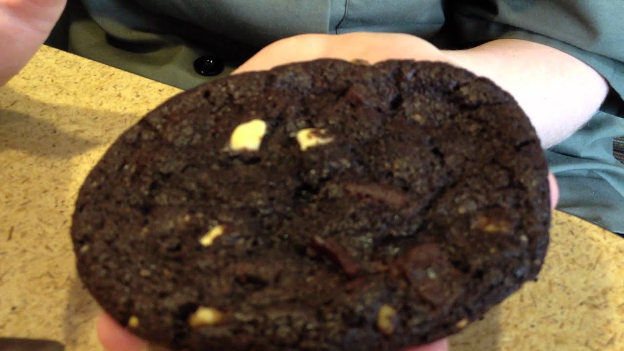 Panera Bread's Amazing Chocolate Duet with Walnuts Cookie