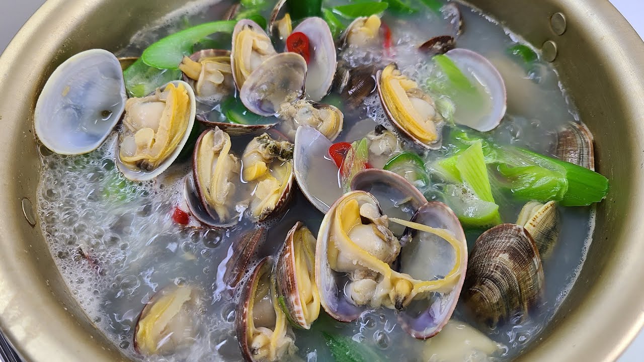 칼칼한 조개탕 끓이는 법 | How To Make Shellfish Soup - YouTube
