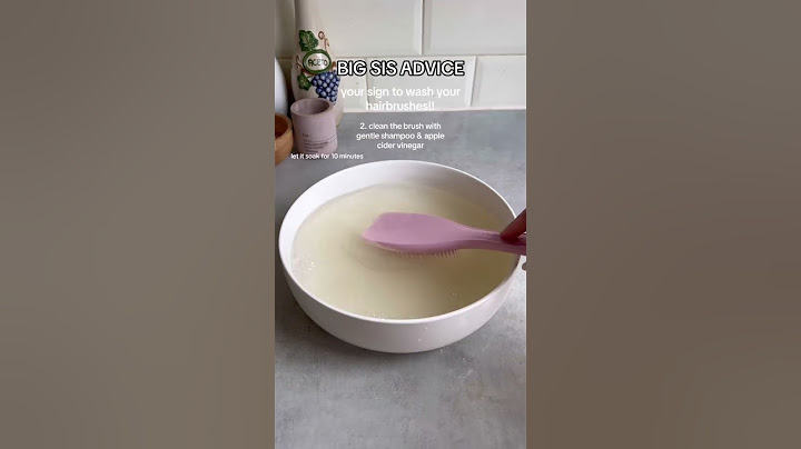 Cleaning your hair brush