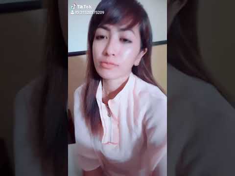 CEWEK CANTIK MENARI EROTIS SAMPAI ANU....