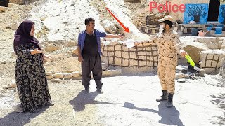Download Lagu Police presence at the judge's order for husband's petition for divorce from second wife MP3 Download Lagu Police presence at the judge's order for husband's petition for divorce from second wife MP3