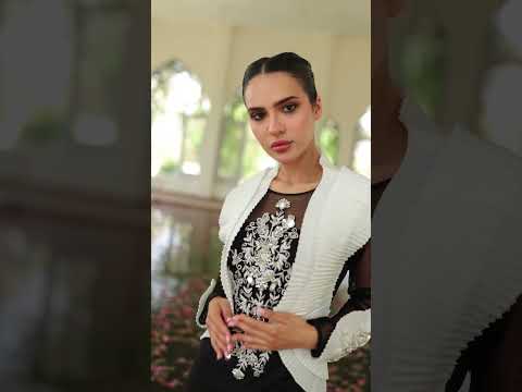 فستان سهرة أنيق بكارديجان مطر ز