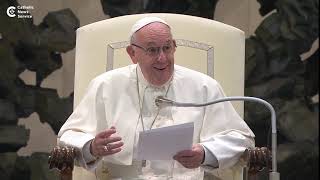 Little boy wanders on stage during pope's audience, teaches a lesson to all