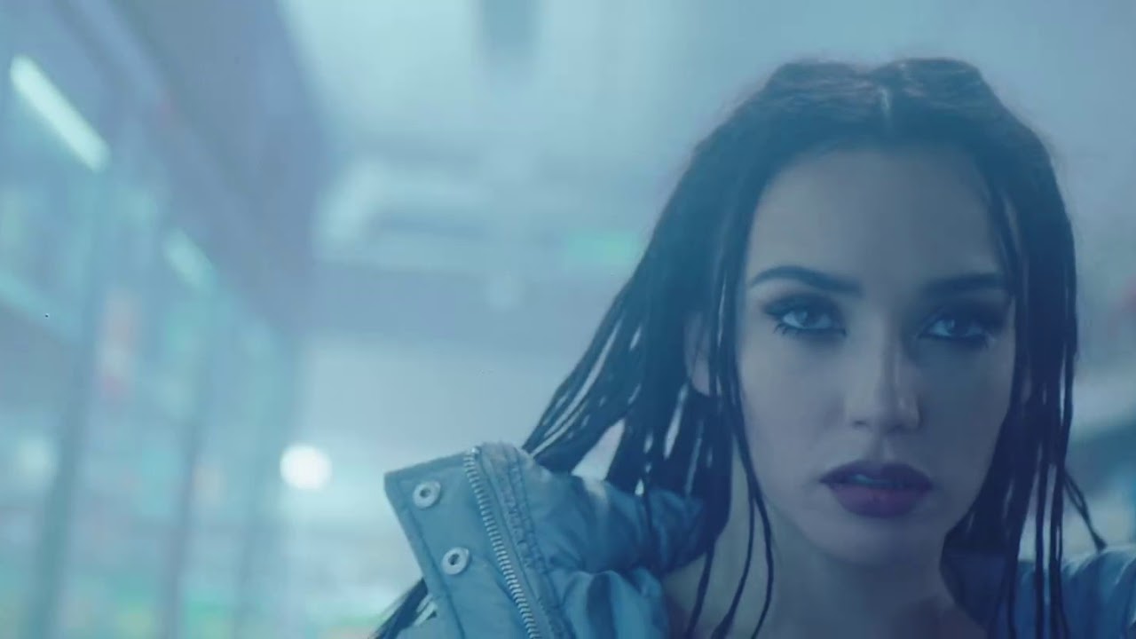 Evanescence 2004. клипы under. Godsmack 2022. молли under my skin. Imy2 cover солистка.