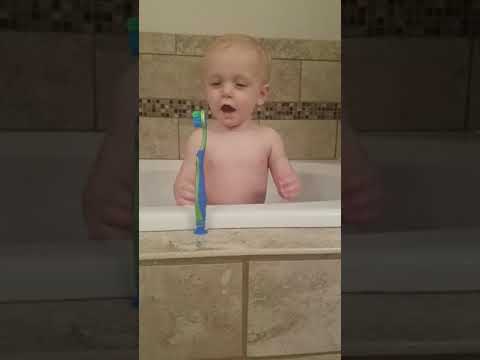 baby-wyatt-farts-in-the-bath-and-thinks-its-super-funny!