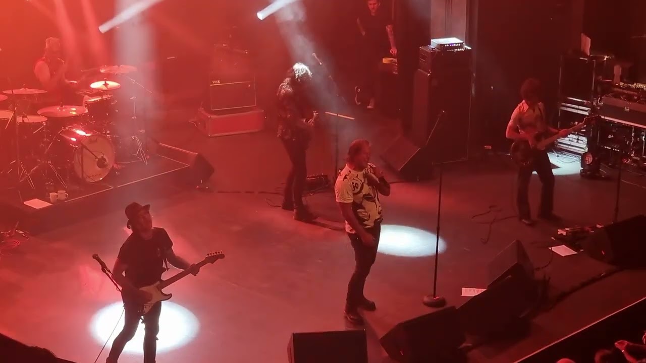 Noiseworks - Miles and Miles (LIVE) 01 - Enmore Theatre - Sydney Australia - 28 Jan 2023