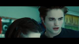 Twilight Cafeteria Scene: Edward So Sexy, but... Vampire can sweat?