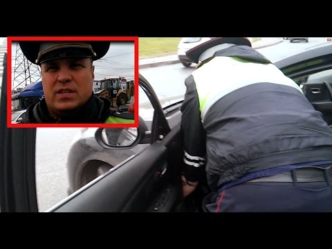 Ал целку хрупкой блондинке огромным членом