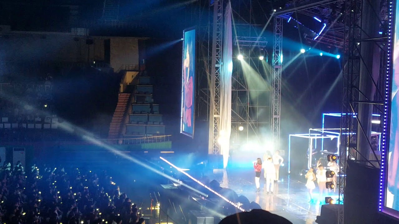 171210 아이유 투어 콘서트 '팔레트' 좋은 날 (똥화질)