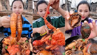 Female fishermen eat king crab, squid, bread crab and mantis shrimp cutely#yummy #seafoodboil