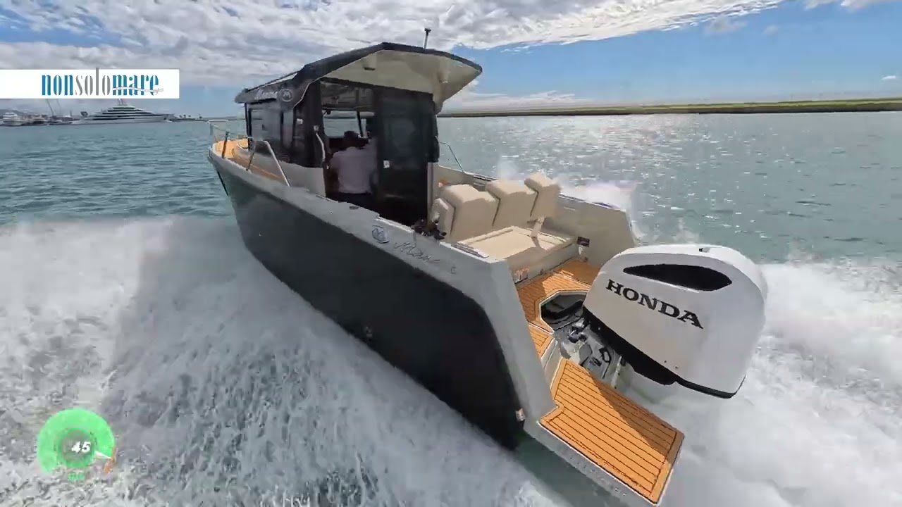 Manara Marine al Salone Nautico di Genova ha presentato la 755 PH Pleasure 