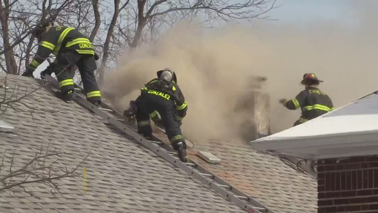 9 people displaced in Evanston fire - YouTube
