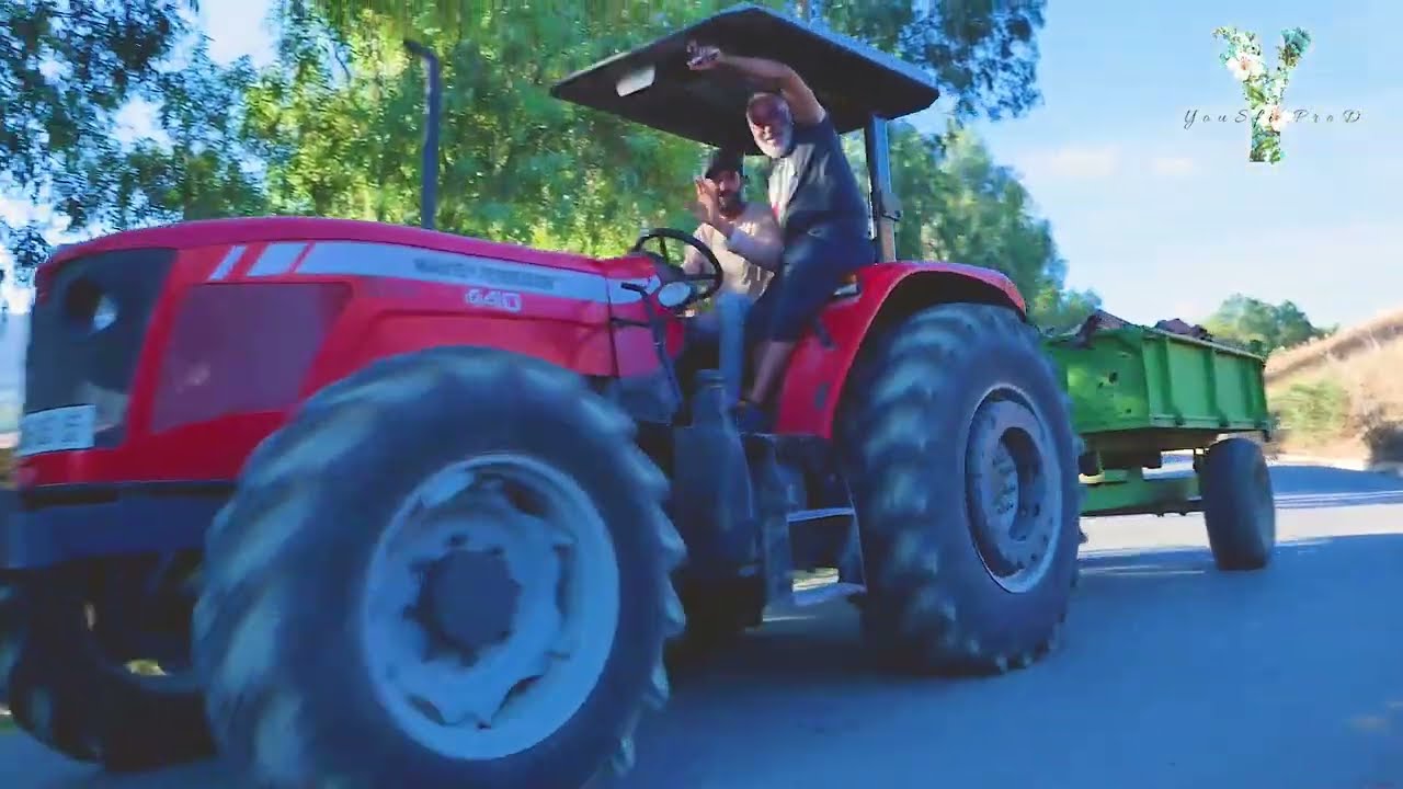 Azaghar (Djemâa Saharidj), en présence de Mr. TOURI Rachid.