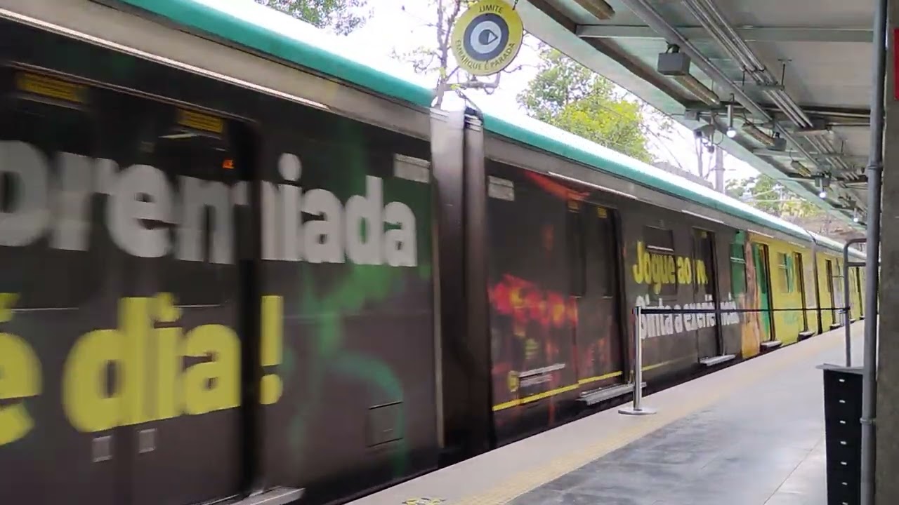 Série 8900 (A12 adesivado) chegando na estação Jardim Belval