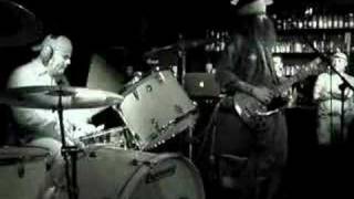 Brant Bjork &amp; the Bros - Love Is Revolution (1) - France