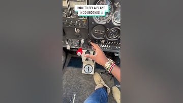 How to fly a plane in 30 seconds ✈️ 🎥 khalifkairo