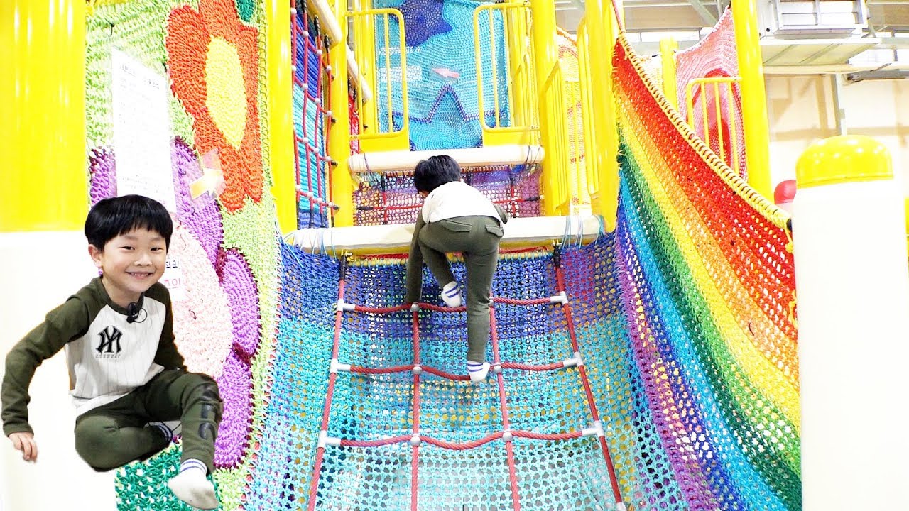 Indoor Playground Fun for Kids Cafe Baby Play Area Slides Ball Toys ...