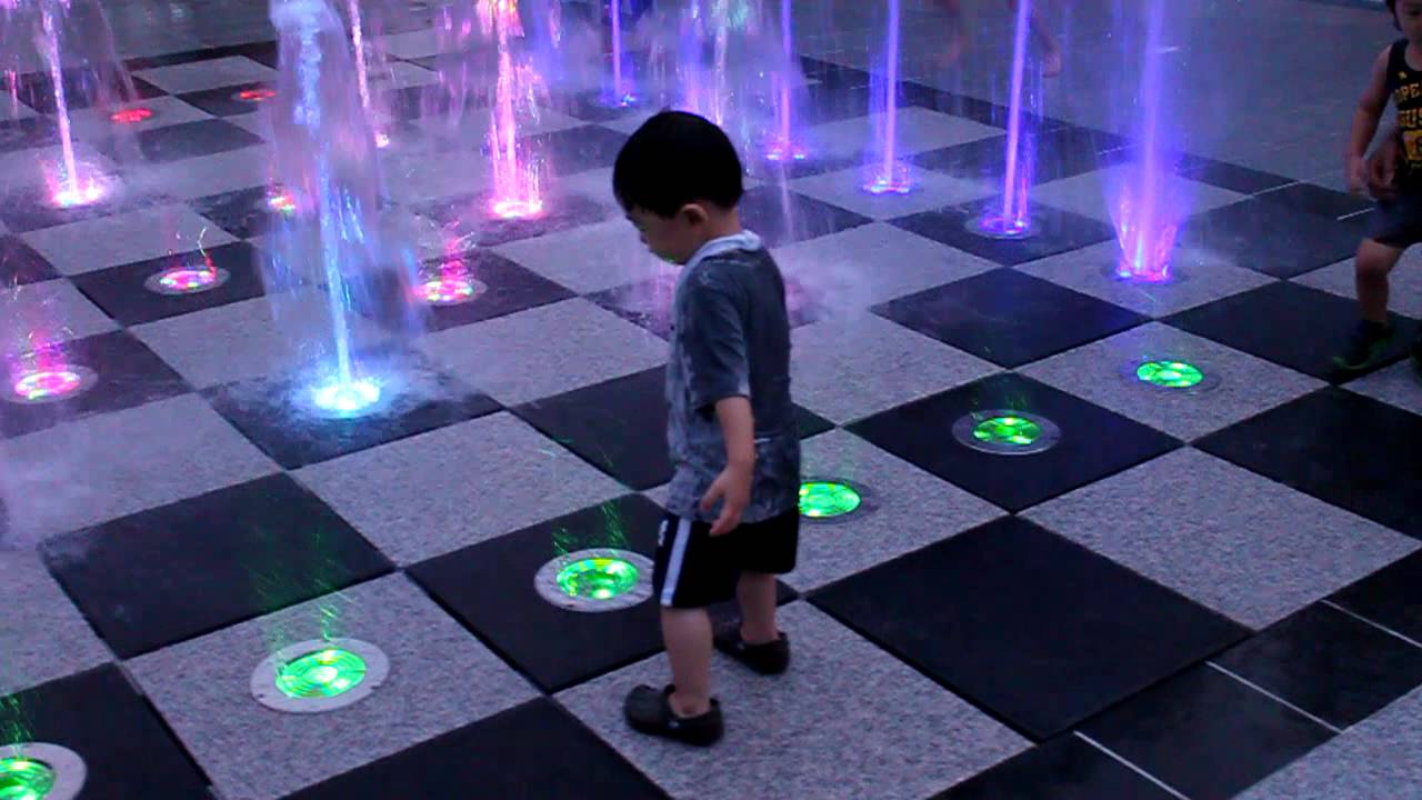 분수대에서 놀기