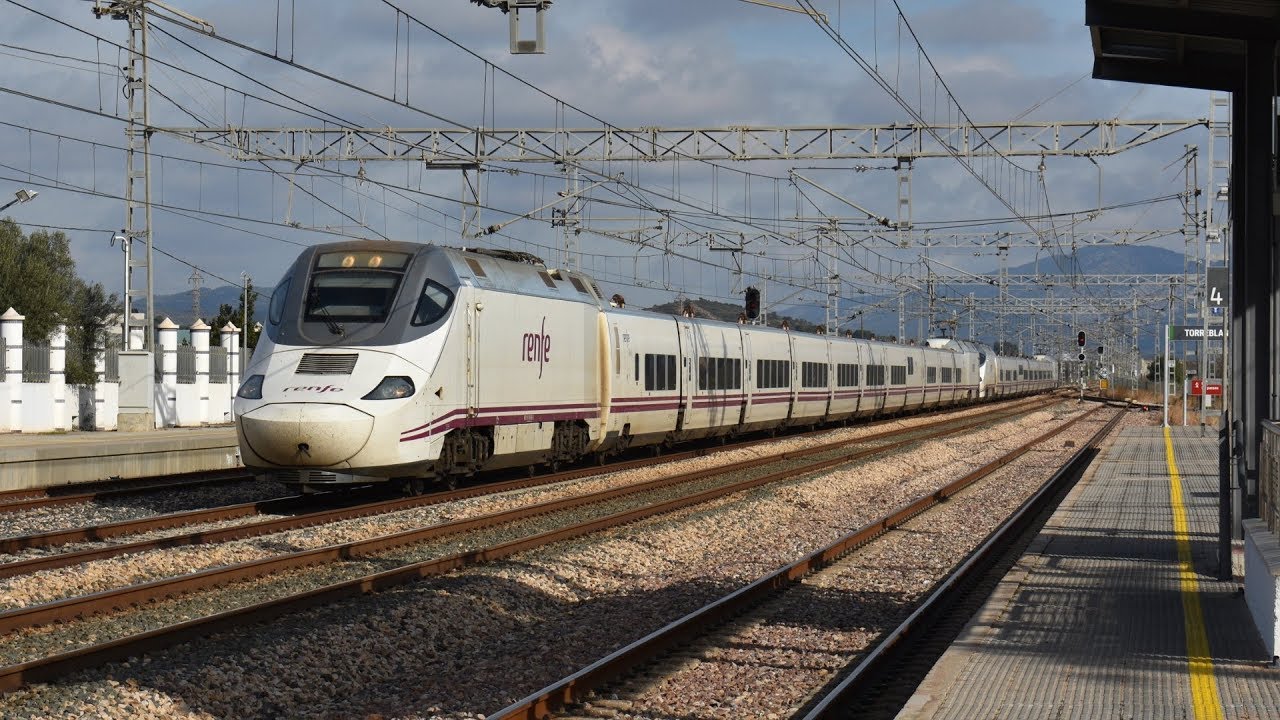 Día de trenes en Torreblanca y Benicàssim