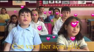 Kula 4 Eylül İlkokulu Öğrencilerin Tüm Anneler Için Söylediği Sürpriz Şarkı