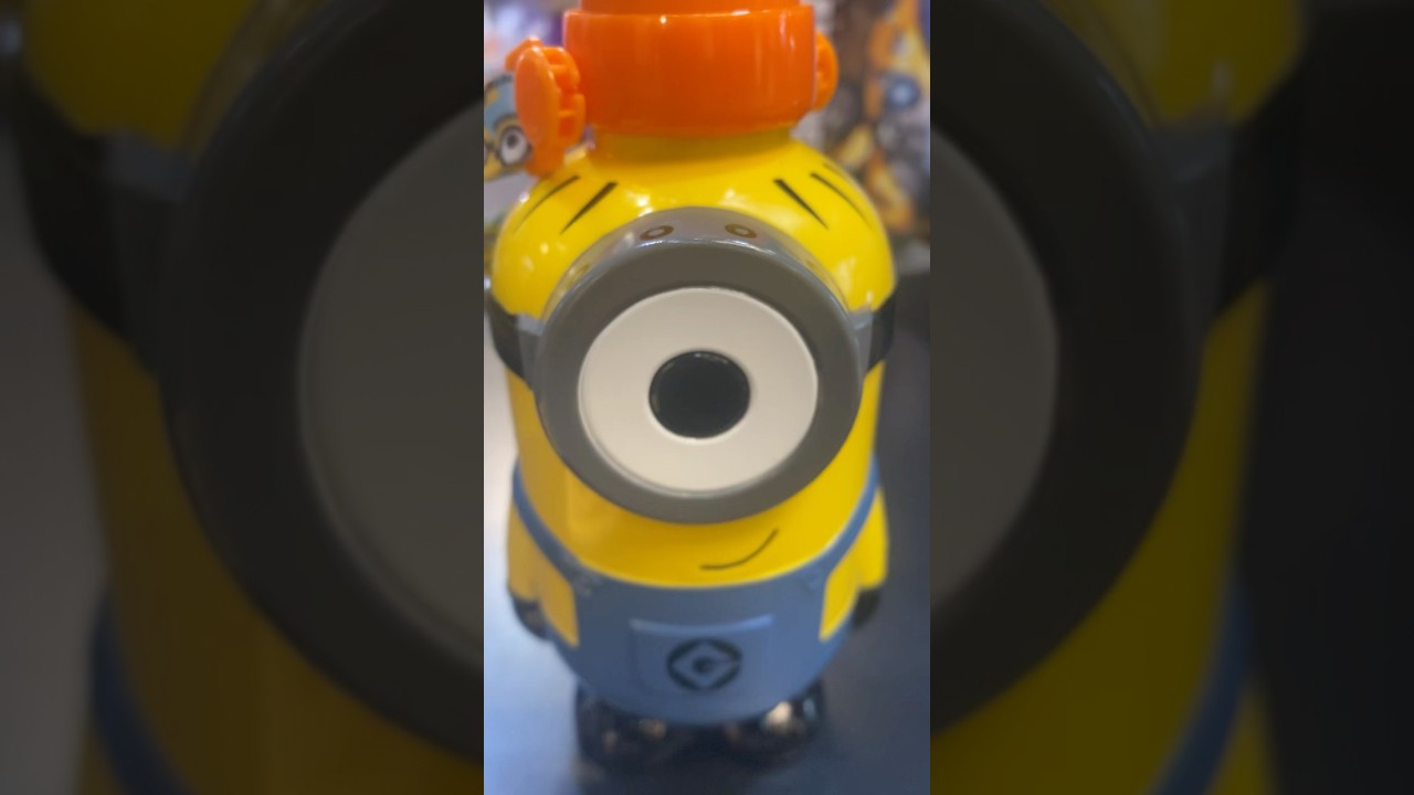 Quench your thirst the Minion way! 💛 Grab this fun water bottle and let the adventures begin!