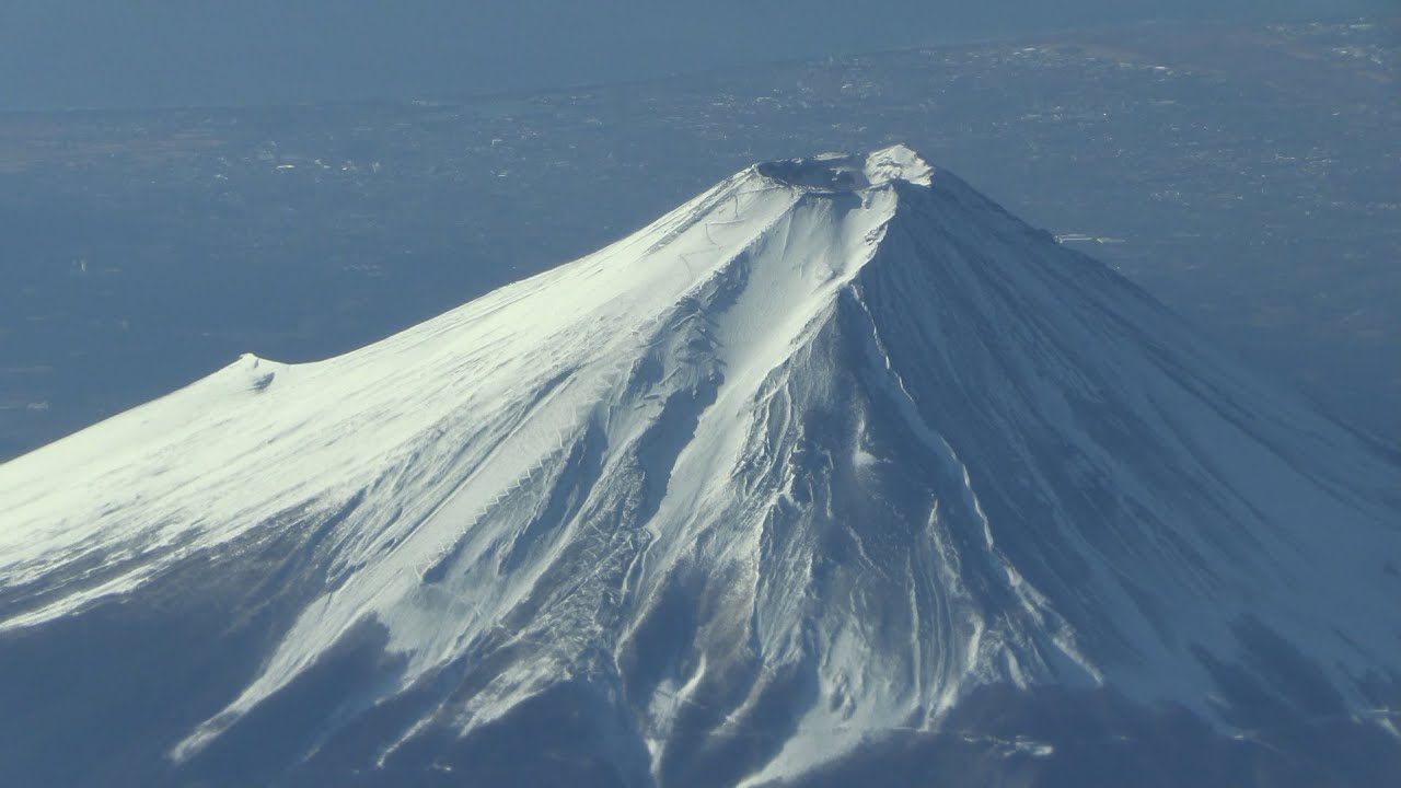 THE SIGHT OF JAPAN 1/2 : Flight onboard ANA B 777-281 JA714A from Tokyo (HND) to Hiroshima (HIJ)