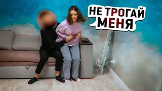 видео: Ей же всего 15, что он позволяет? | Социальный Эксперимент картинка: Ей же всего 15, что он позволяет? | Социальный Эксперимент