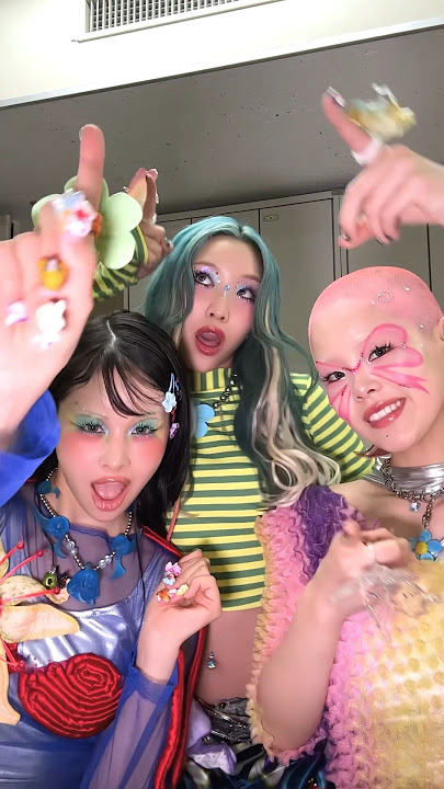 Magic mirror on the wall, who is the flyest of them all?🌈✨#XG #HARVEY #MAYA #COCONA