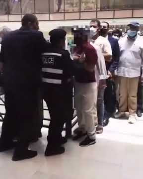 Kuwait PoliceMan Who Assaulted Expat in a Mall Detained