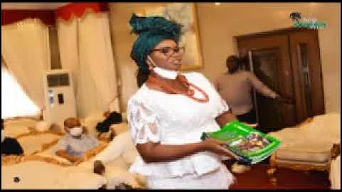 Face-to-face with His Royal Majesty, Ogiame Atuwatse 111, the Olu of Warri.