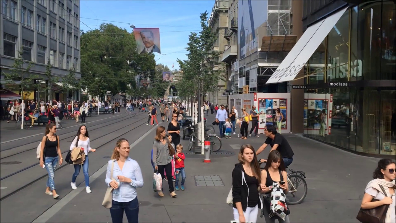 People in Zurich City - Switzerland !!