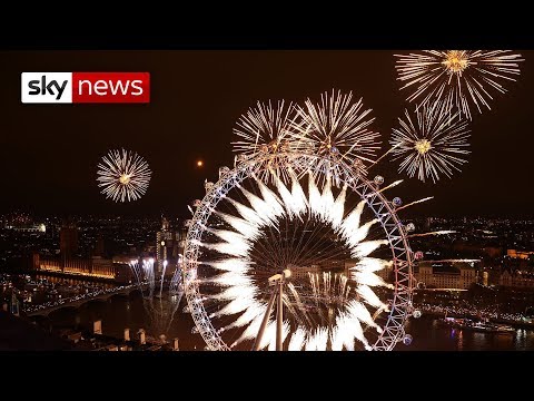 london-welcomes-in-2019-with-stunning-fireworks-display