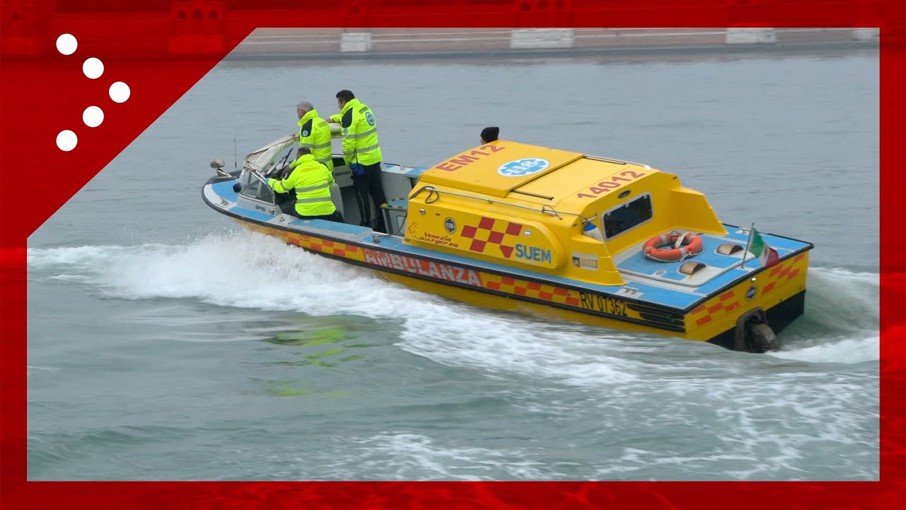 Venezia, la bassa marea eccezionale crea difficoltà anche per le idroambulanze del 118