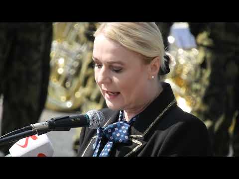 Jana Černochová přivezla