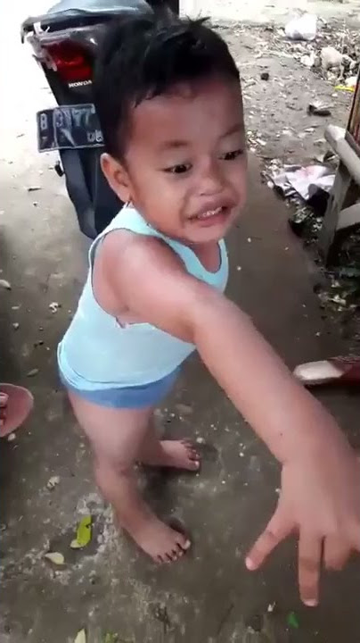 Bocah ngomong anjing