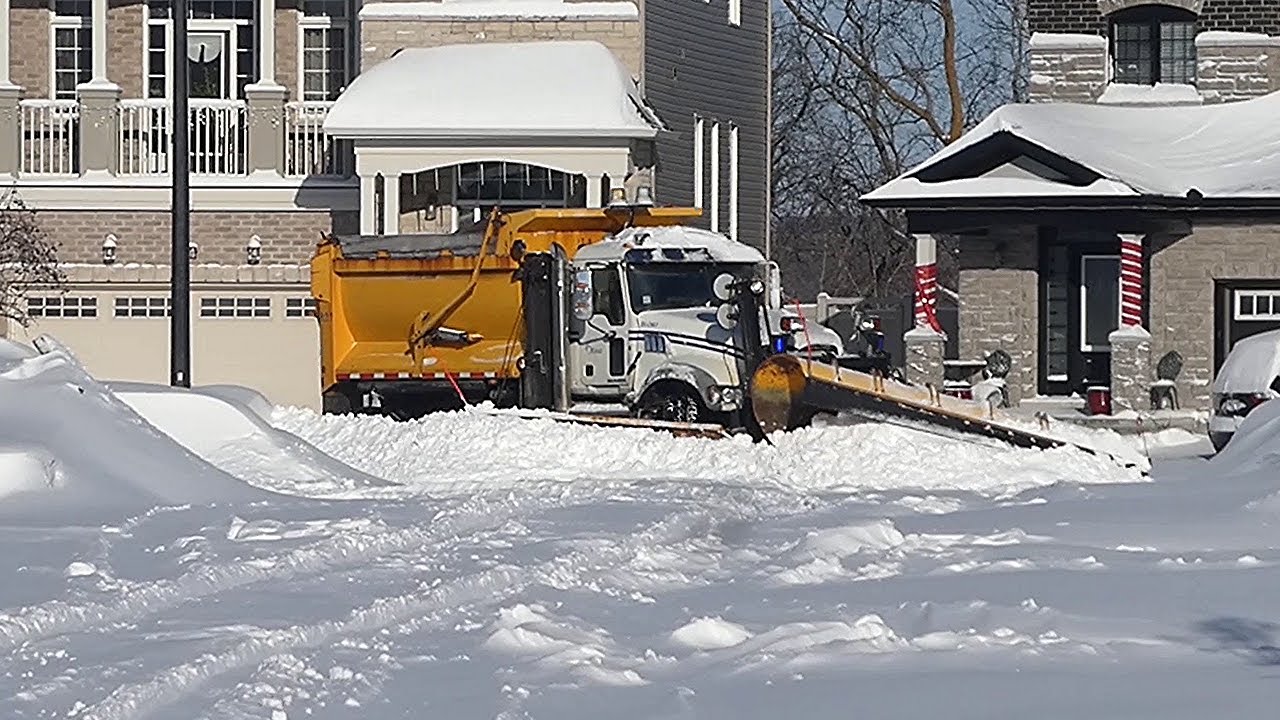 SNOW REMOVAL; Mack Plow Truck VERY LARGE SNOWFALL!