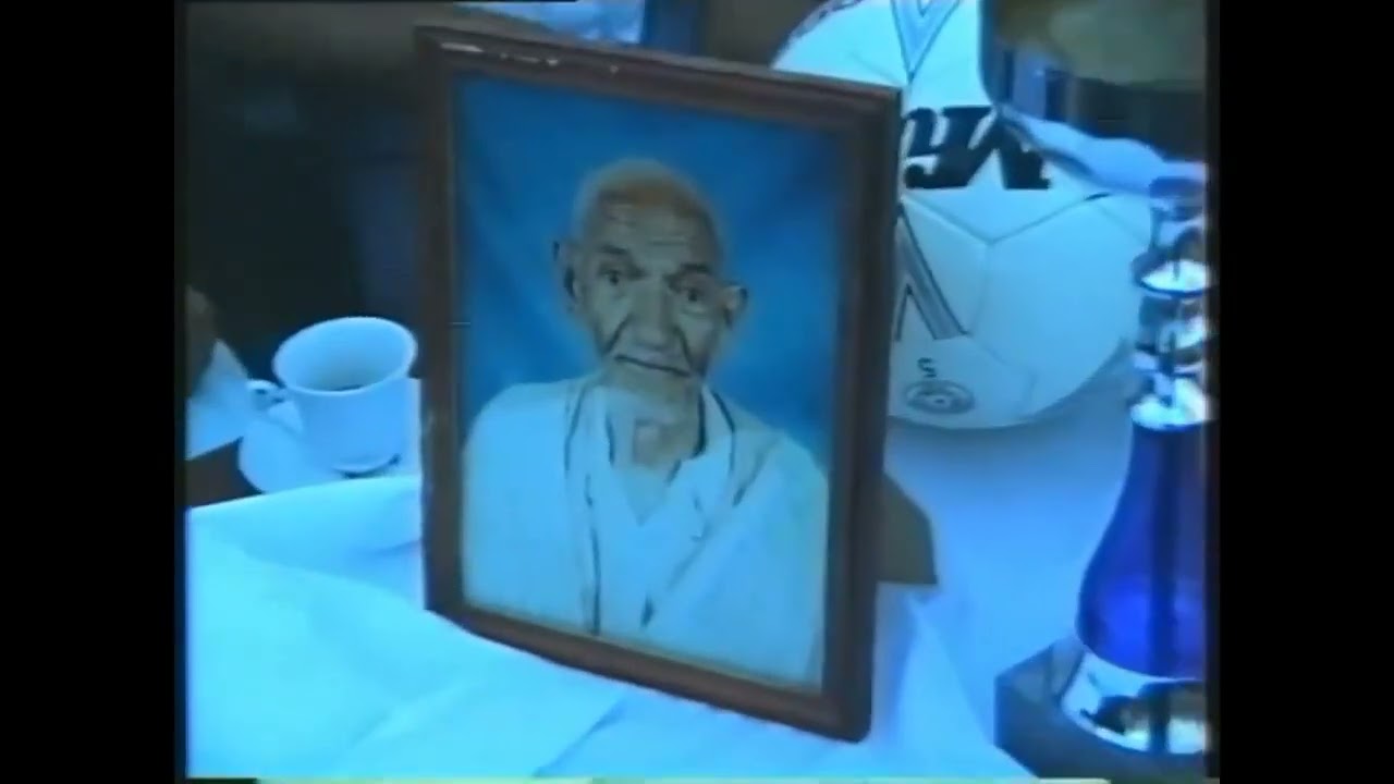 المدرب المرحوم الحاج بلقاسم و بحضور مدير الشباب و الرياضة الحاج قوقة فعاليات الدورة 1997زبارة