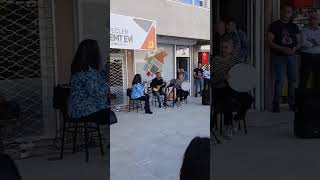 Geliyoruz Zincirleri Kıra Kıra Hey Resimi