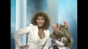 Muppet Songs: Raquel Welch and Miss Piggy - I