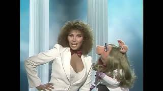 Muppet Songs: Raquel Welch and Miss Piggy - I'm a Woman