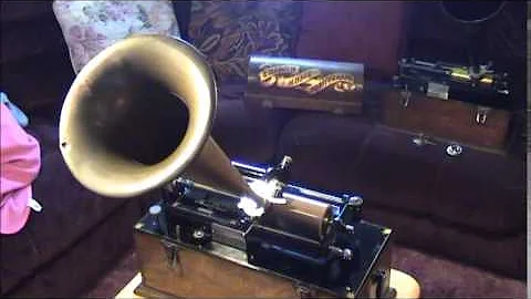 1898 Edison Suitcase Home Phonograph Playing 1898 ...