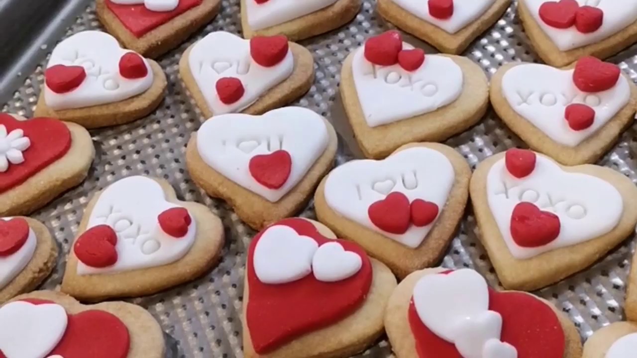 طريقه تحضير بسكويت للمناسبات بعجينة السكر Valentine's cookies