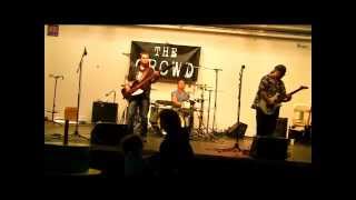 THE CROWD St Louis Cover Band - Stuck in the Middle (Stealers Wheel Cover)